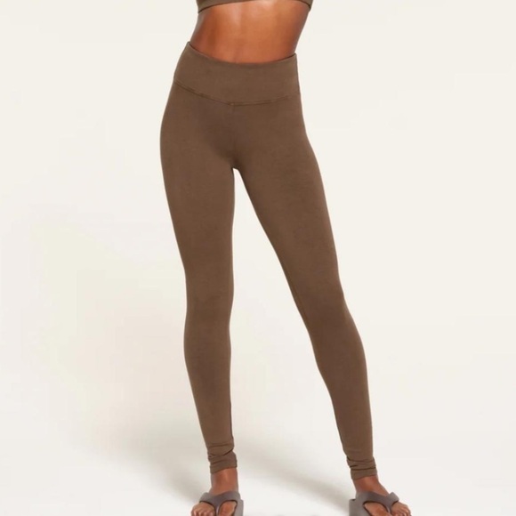 SKIMS Pants - Skims Outdoor Basics 7/8 Length Leggings Cocoa Brown Size XXS